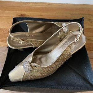 Gold heels, size 8W